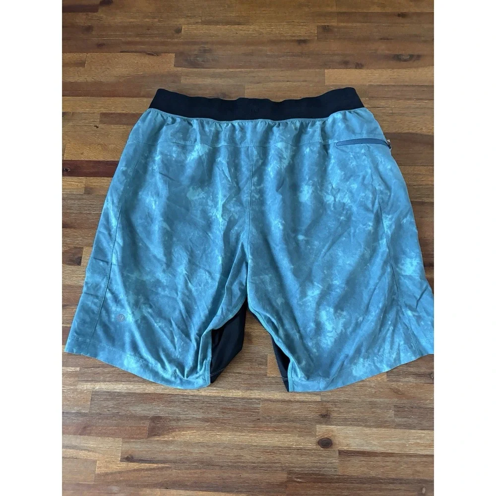 Lululemon Men's Shorts Size Large Pace Breaker 9